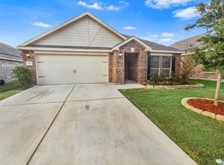 118 Bluebonnet Dr, Sanger, TX 76266