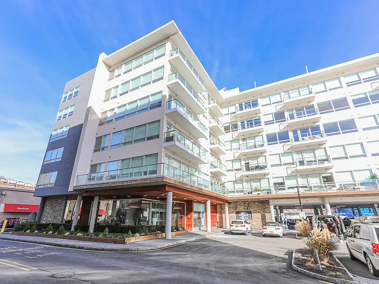 10 Main St #101 — Photo 24