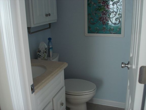 MST. BDROOM 1/2 BATH