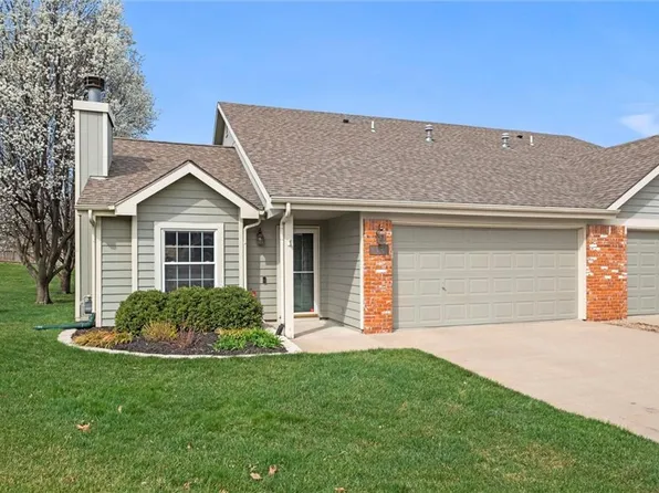 5218 Congressional Pl, Lawrence, KS 66049