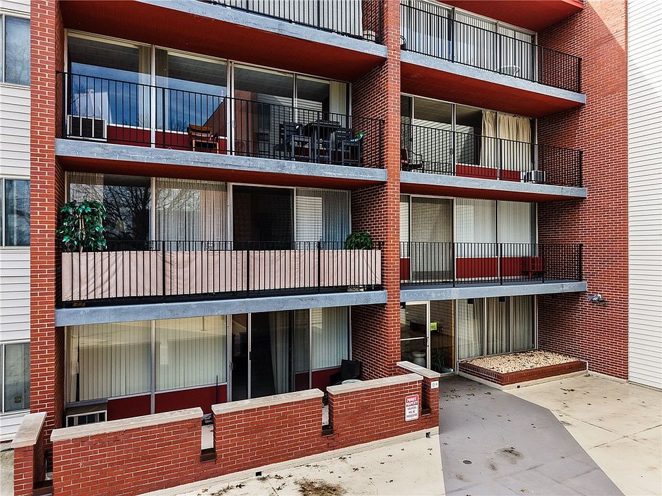 1st image of 446 Hoodridge Dr APT 201
