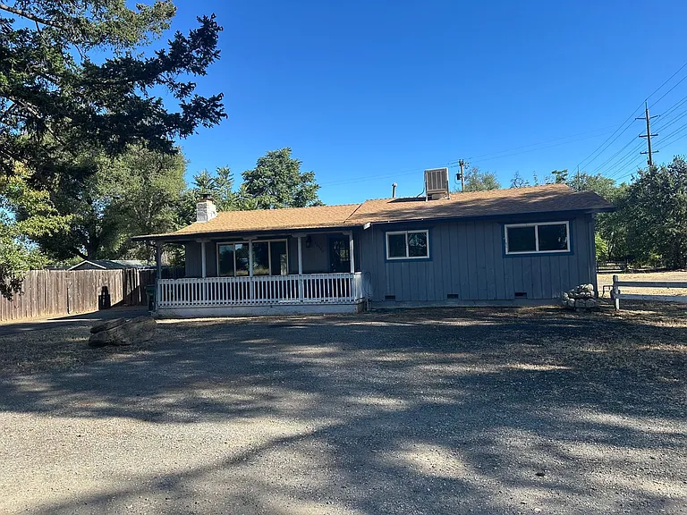 20470 Terry Ln — Photo 43