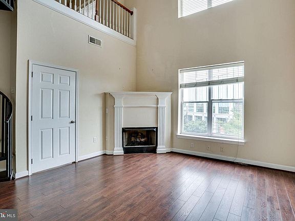 5th image of 501 Hungerford Dr APT 327