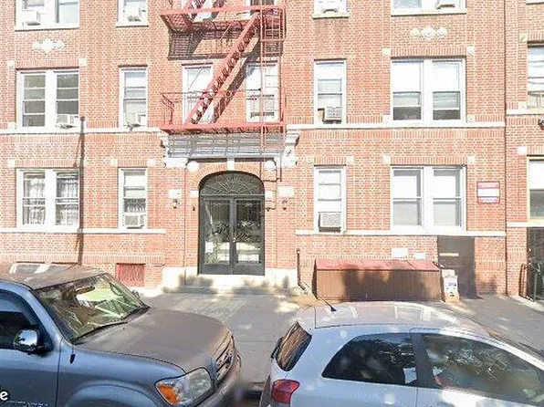 30-26 35th St #1, Astoria, NY 11103