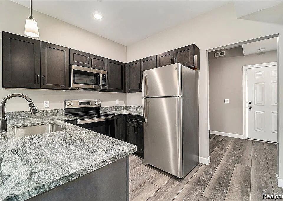 1251 E Woodward Heights Blvd, photo 7