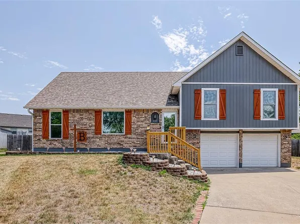 105 Horizon Ave, Harrisonville, MO 64701