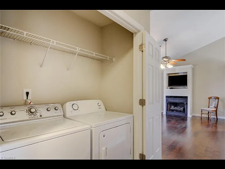 2595 Charton Pl — Photo 7