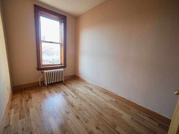 5th image of 31-18 41st St #302
