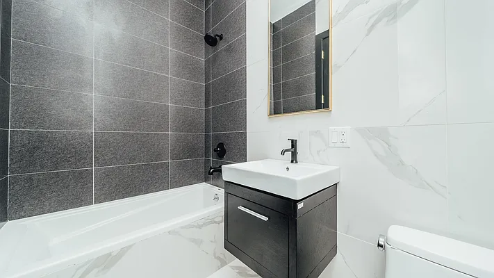 Rented by Nooklyn NYC LLC | media 8