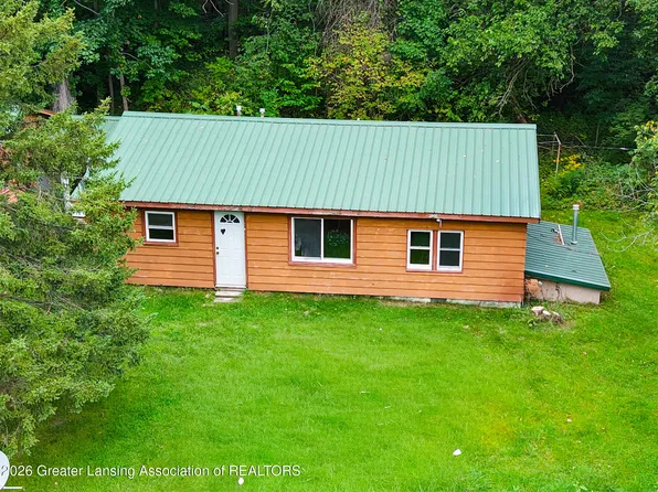 288 N Ionia Rd, Vermontville, MI 49096