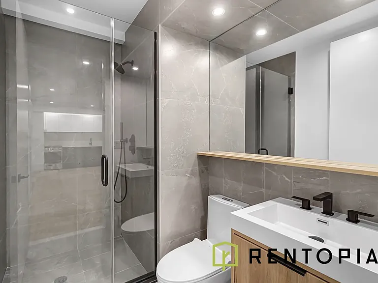 658 Madison St #3E — Photo 7