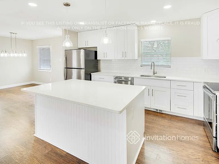 4240 Winedale Ln — Photo 13