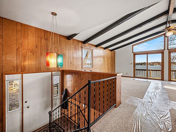 5th image of 1017 E Hess Lake Dr