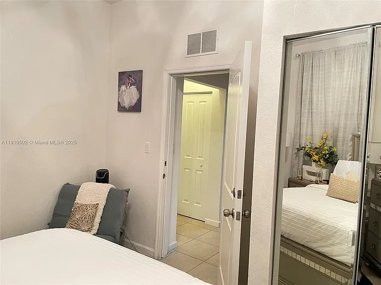 27563 SW 139th Psge #B — Photo 11