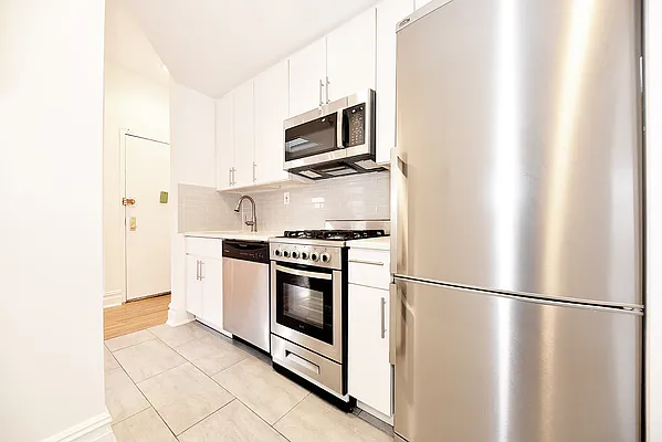 Rented by Buchbinder & Warren | media 2