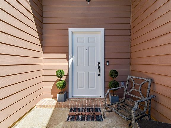 5th image of 2511 Glen Haven Ln