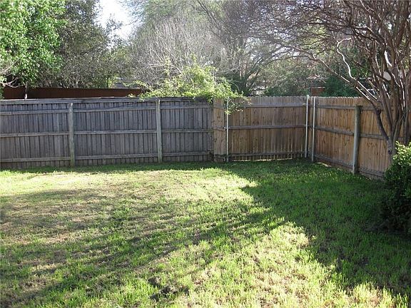 4th image of 115 Hickory Springs Dr