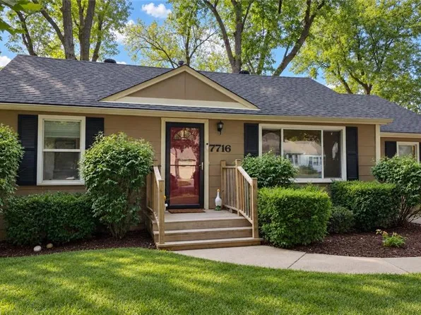 7716 Robinson St, Overland Park, KS 66204