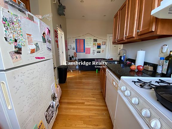4th image of 1185 Commonwealth Ave #20T