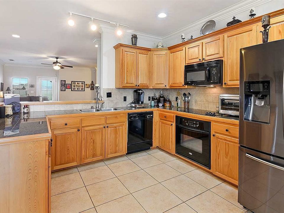 1st image of 379 River Mill Dr