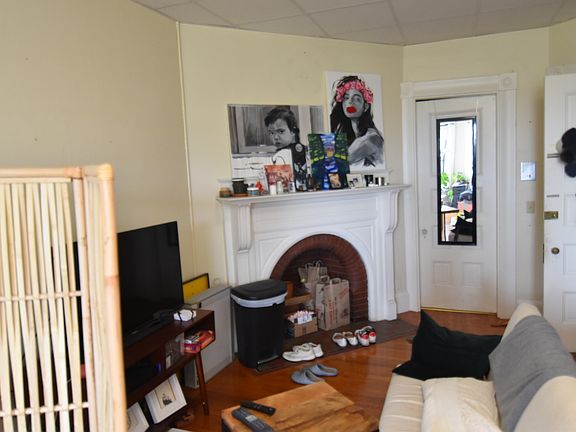 5th image of 15 Bay State Rd APT 11