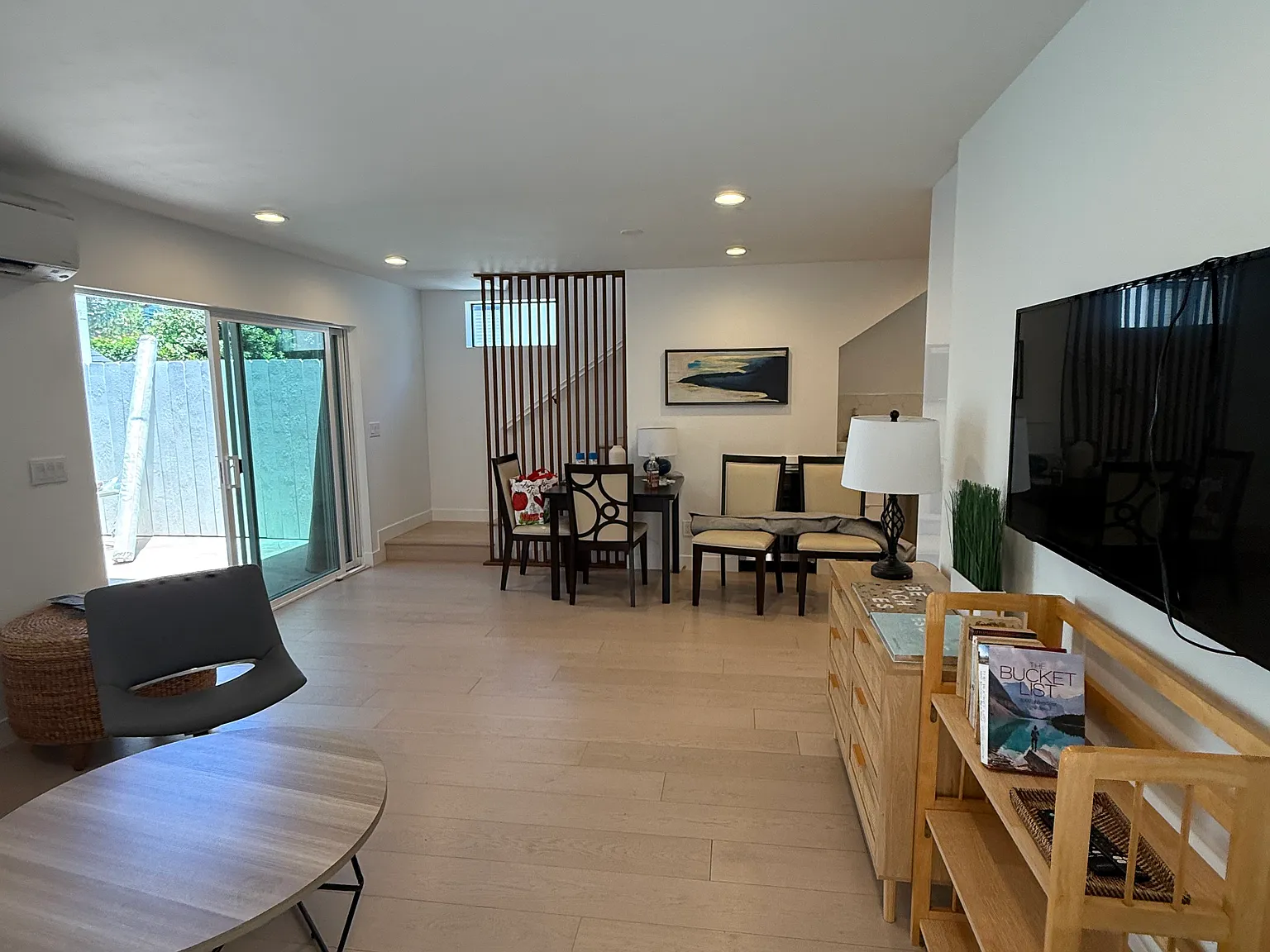3 bed, 1400 sqft, $8,500 — Photo 3
