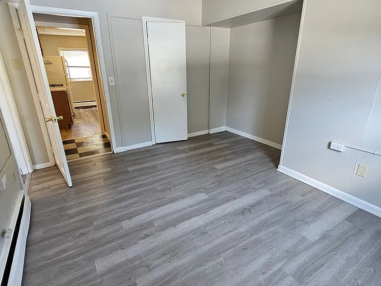 514 Hanover St — Photo 12