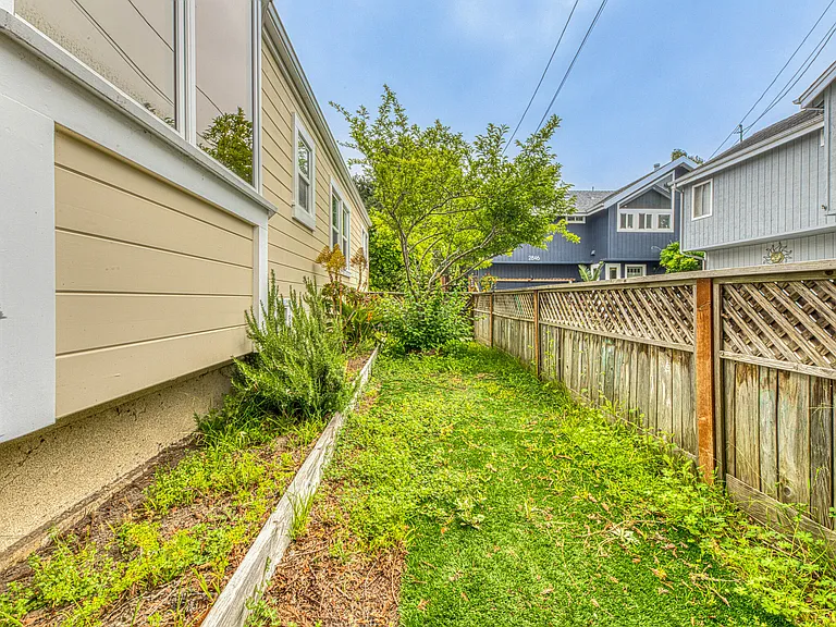 Fenced Side Garden