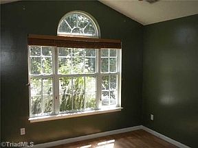 5th image of 5901 River Glen Dr