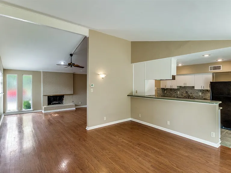 11353 Coral Hills Dr — Photo 4