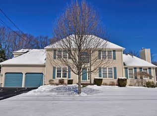 11 Stonewood Cir, North Attleboro, MA 02760