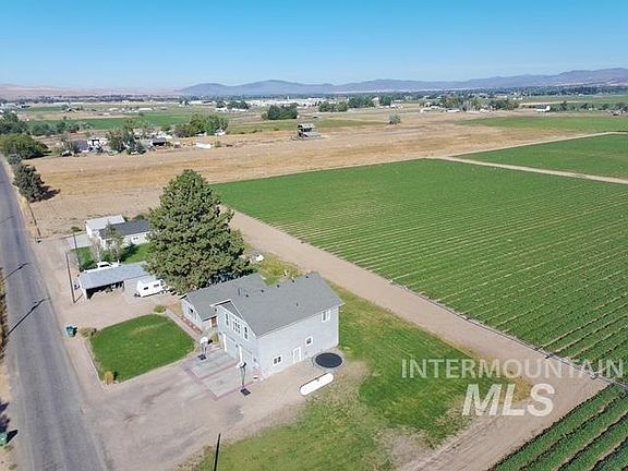 3rd image of 1520 Scheloske Rd