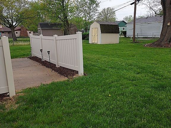 2nd image of 1622 Franklin Dr