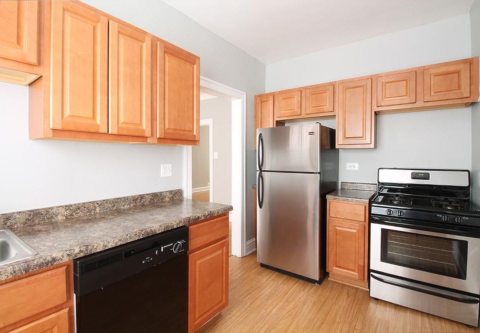 1st image of 816 S Austin Blvd APT 1E