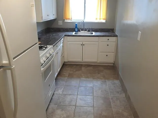 Studio, $1,600 — Photo 4