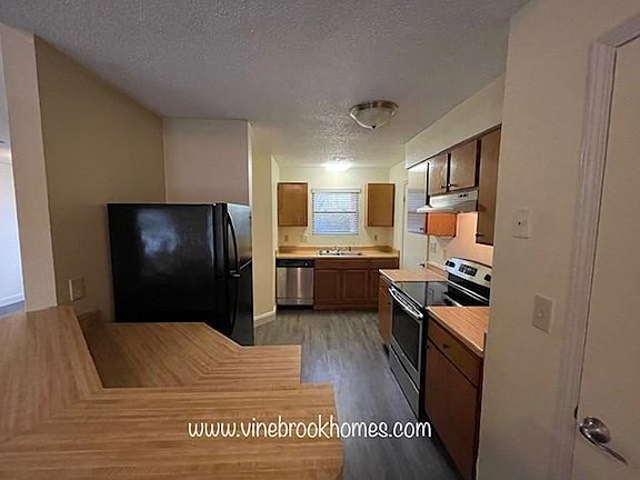 5th image of 109 Barrow Ct