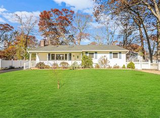 179 Hampton Ave, Mastic, NY 11950