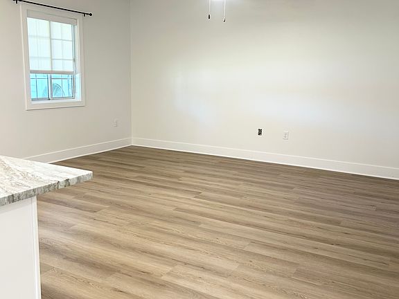 4th image of 57 Monroe Ave #2