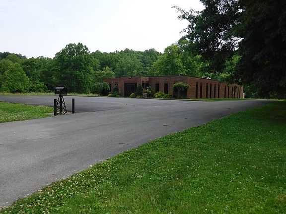 2nd image of 3316 Wv Highway 5 E