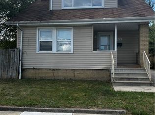 940 London Rd, Cleveland, OH 44110