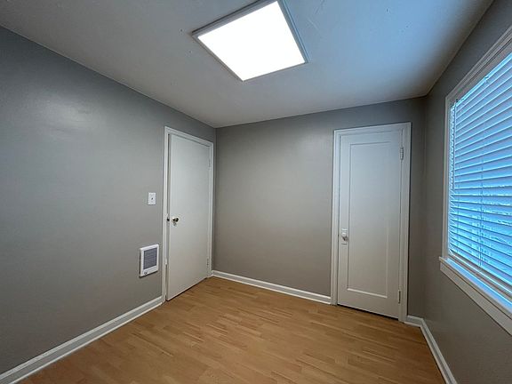 3rd image of 413 NW 1st Ave APT 2