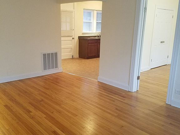 2nd image of 7342 N Damen Ave APT 1