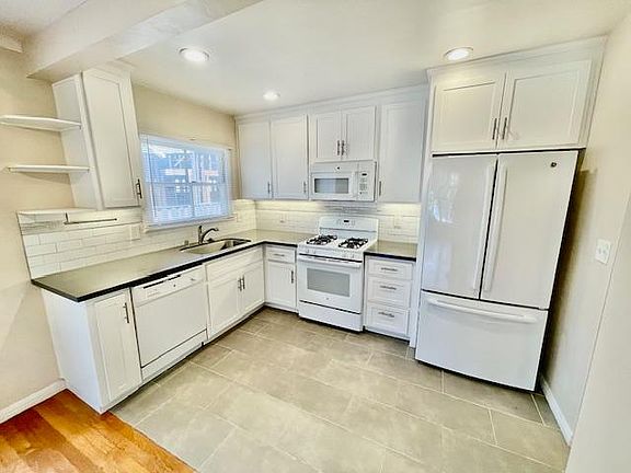 5th image of 2227 N St APT 101