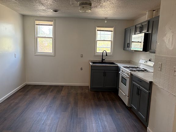 3rd image of 1306 S Moffet Ave #A