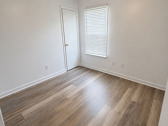 2nd image of 416 Wapiti Dr