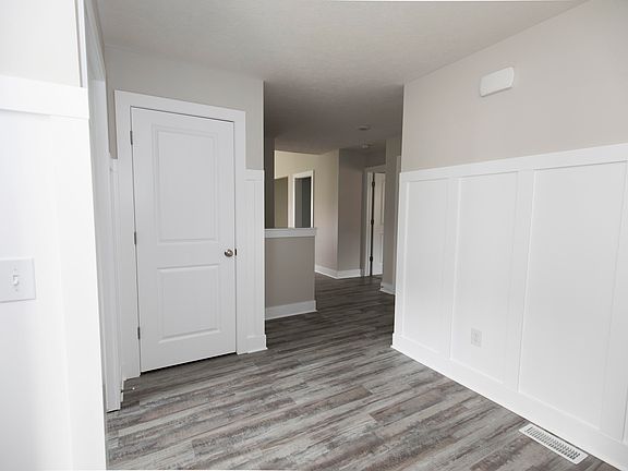 4th image of 910 Bellview Meadow Dr SW #15