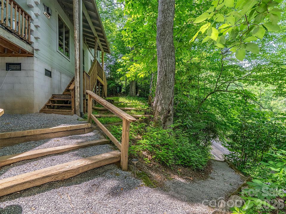23rd image of 520 Patricia Rd