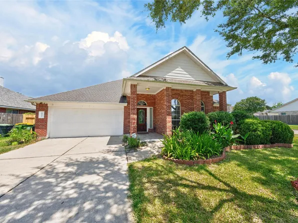 10101 Hidden Falls Dr, Pearland, TX 77584