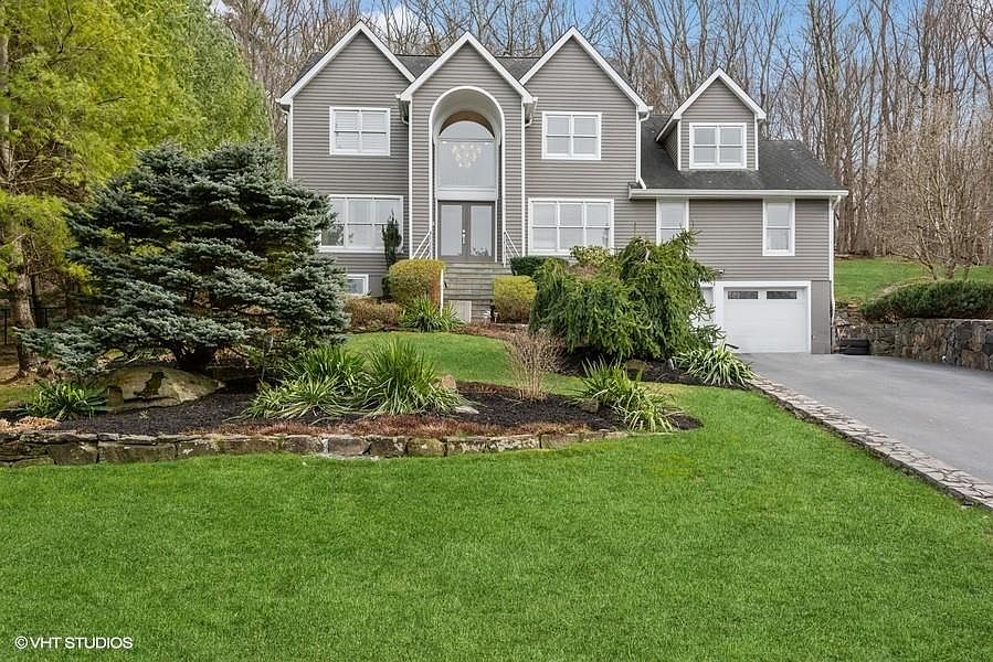 1st image of 71 Wellington Court