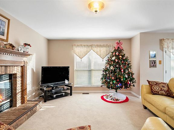 4th image of 2344 Hunters Crest Dr